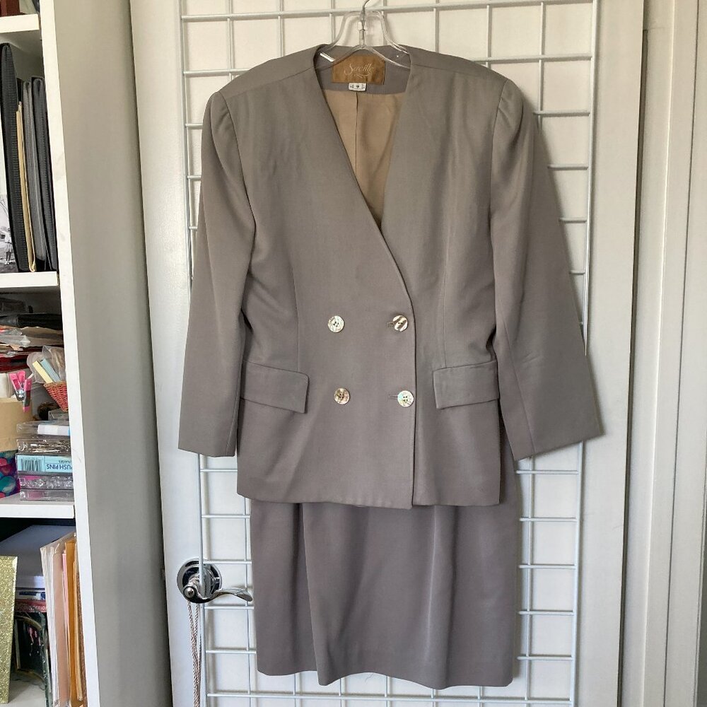 Saville 2 Piece Gray Suit Size 8